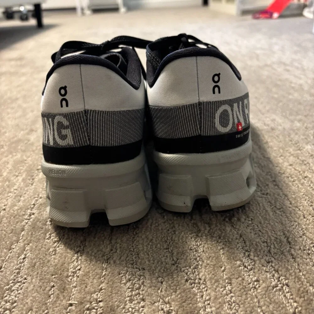 On Cloud Cloudmonster Hyper - Picture 2 of 6